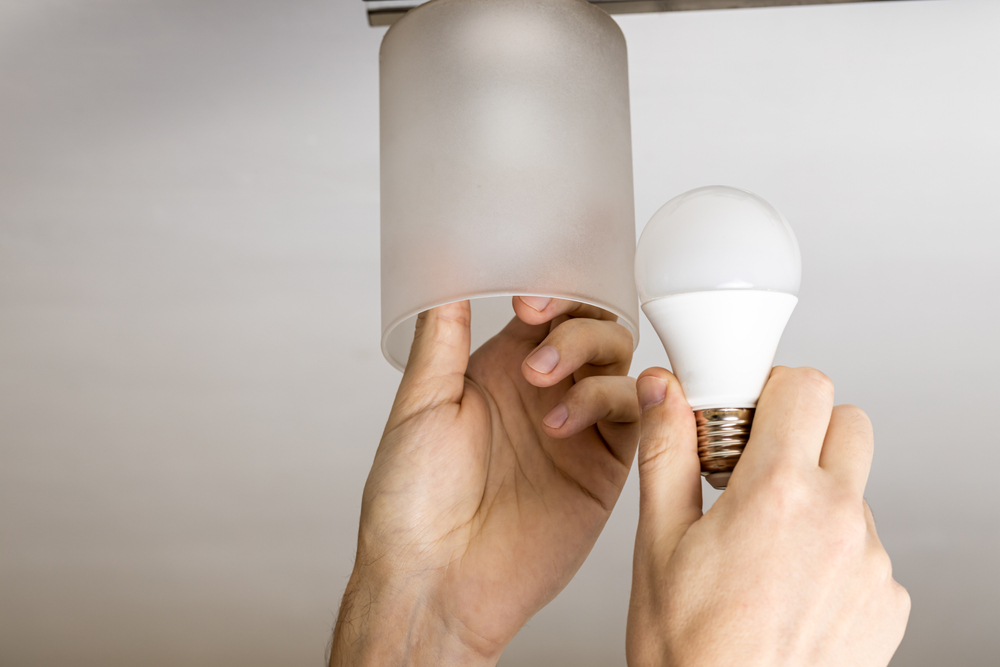 การเปลี่ยนหลอดไฟ LED สามารถทำได้ด้วยตัวเอง